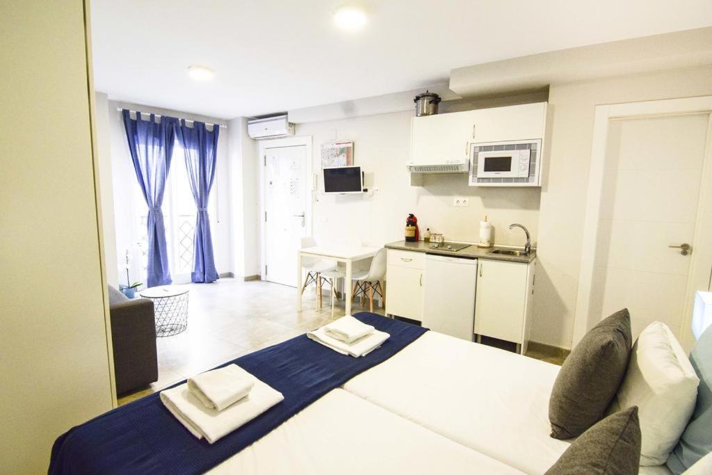 Apartamentos Centro Salecianos มาลากา ภายนอก รูปภาพ